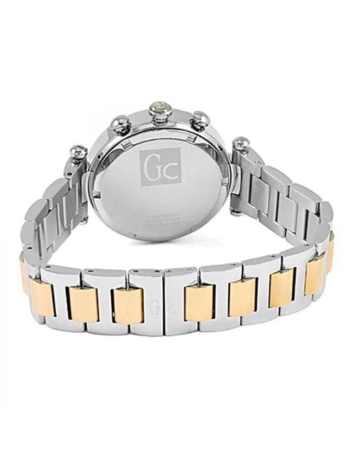 Marque: Guess Collection Modèle: LadyChic Boîtier: Diamètre : 36 mm Epaisseur : 11 mm Acier inoxydable Argent, doré Cadran: Verre : Minéral Blanc Bracelet: Largeur : 20 mm Acier inoxydable Argent, doré Etanchéité: 100 m (10 ATM) Type de boucle: Boucle déployante Détails techniques: Dateur Chronomètre