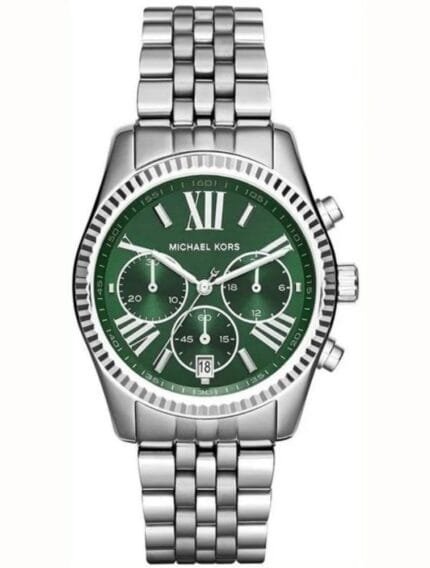 Marque: Michael Kors Modèle: Lexington Boîtier: Diamètre : 38 mm Épaisseur : 12 mm Acier inoxydable Argent, vert Cadran: Verre : Minéral Argent Bracelet: Largeur : 20 mm Acier inoxydable Argent, doré Type de boucle: Boucle déployante Étanchéité: 100 m (10 ATM) Détails techniques: Dateur Chronomètre