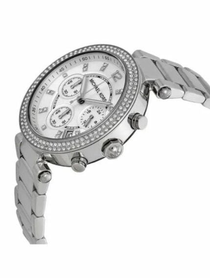 Marque: Michael Kors Modèle: Parker Boîtier: Diamètre : 39 mm Epaisseur : 12 mm Acier inoxydable Argent Cadran: Verre : Minéral Gris Bracelet: Largeur : 23 mm Acier inoxydable Argent Etanchéité: 100 m (10 ATM) Type de boucle: Boucle déployante Détails techniques: Dateur Chronomètre